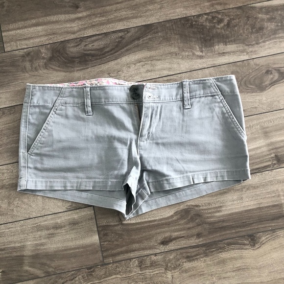AE Soft Khaki Short - Picture 1 of 7
